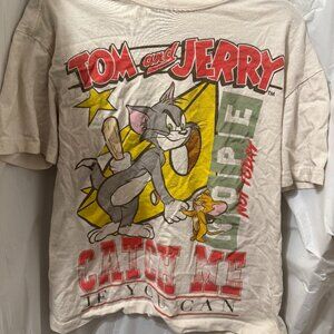 Tom and Jerry “Catch Me If You Can” Graphic Tee – Size Small